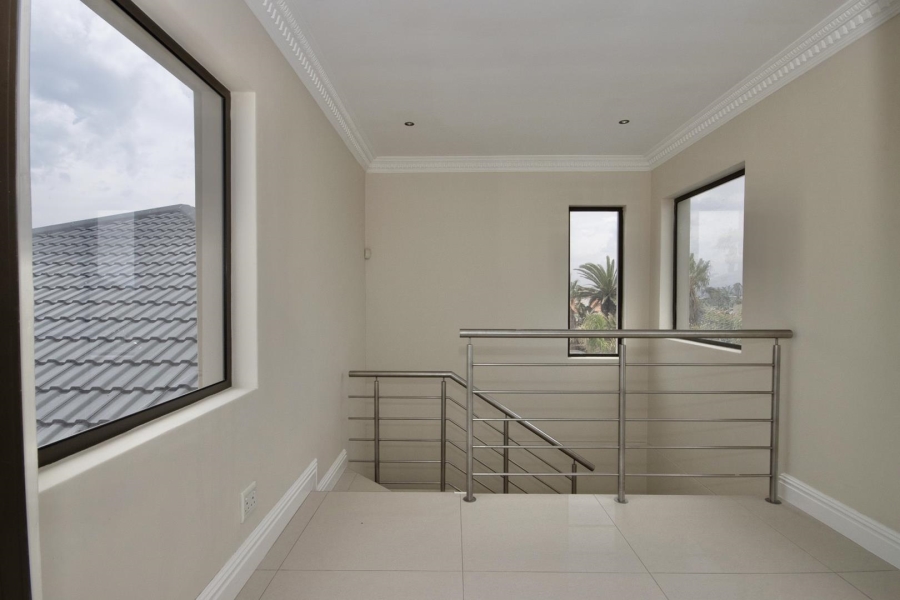 5 Bedroom Property for Sale in Sunset Beach Western Cape